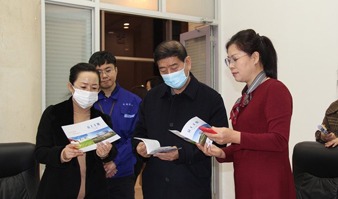 黑龍江省政府婦女兒童發(fā)展規(guī)劃評估督導組走訪友搏藥業(yè)