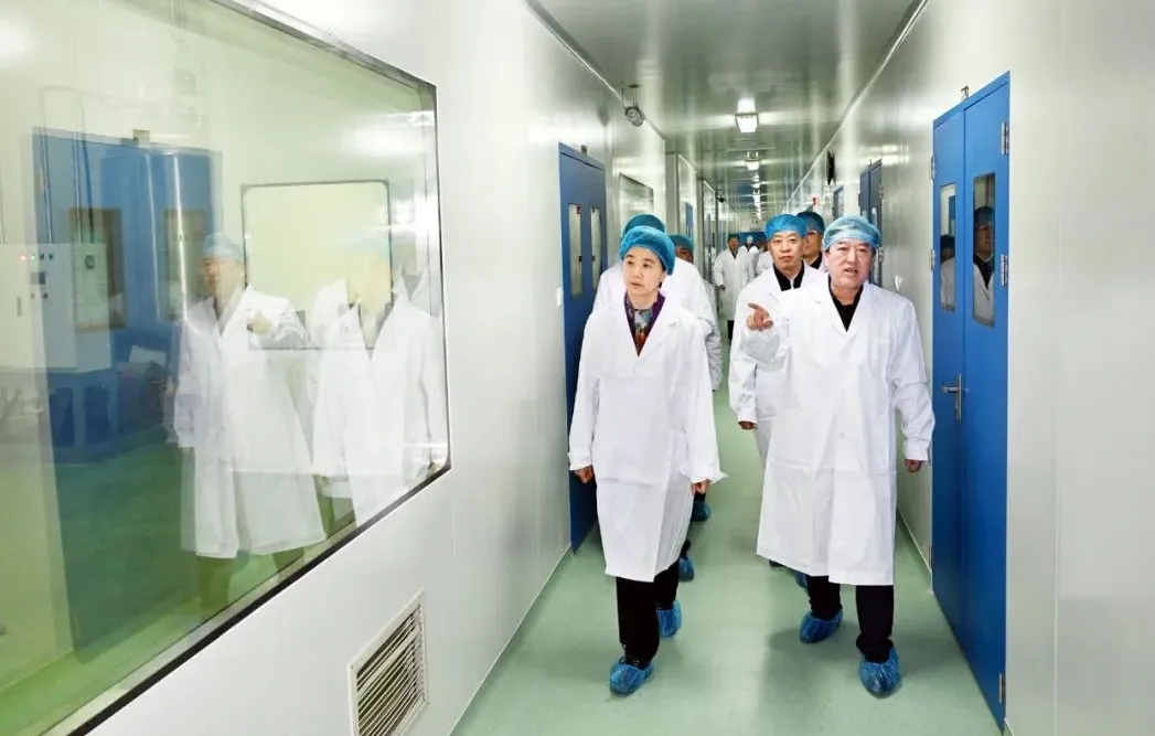黑龍江省委副書記、省長梁惠玲蒞臨迪龍制藥視察指導(dǎo)工作